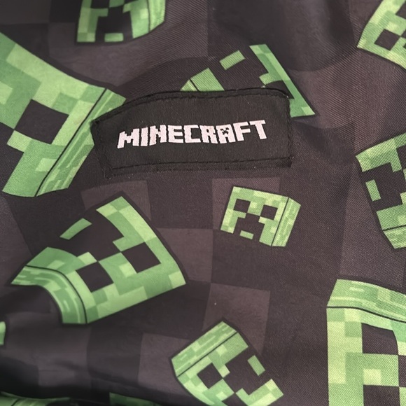 MINECRAFT 3 PIECES!! .Laptop/backpack , lunch box, Alex figurine. - Picture 3 of 12